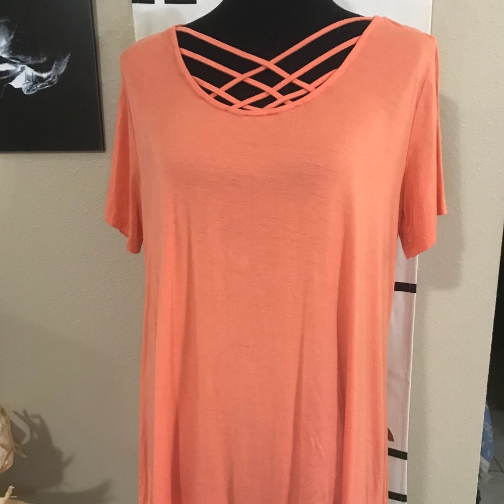 EUC Levaca Criss Cross Long Tunic Tee